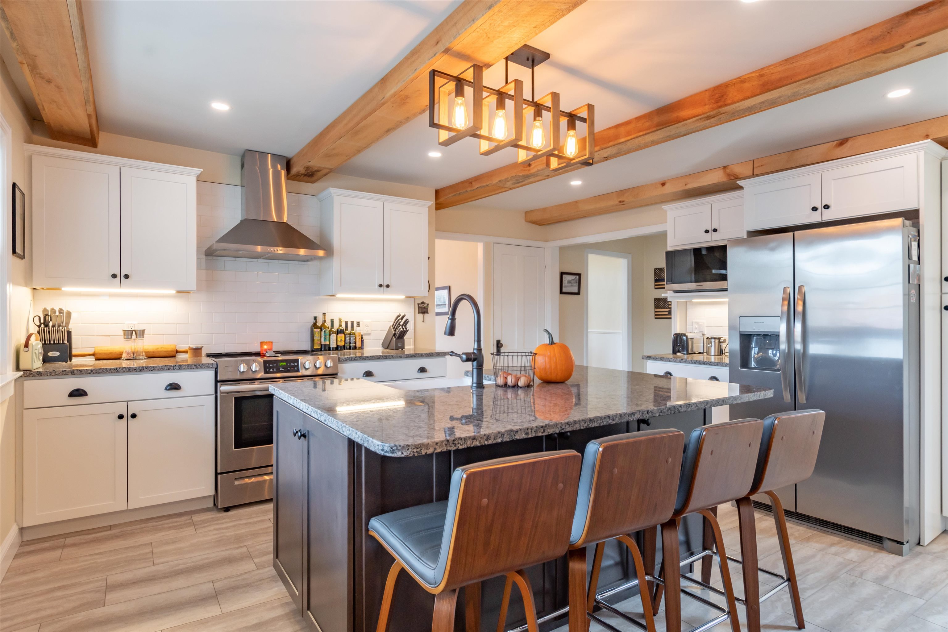 397 Riverdale Road Weare, NH 03281 - Photo 2 of 40