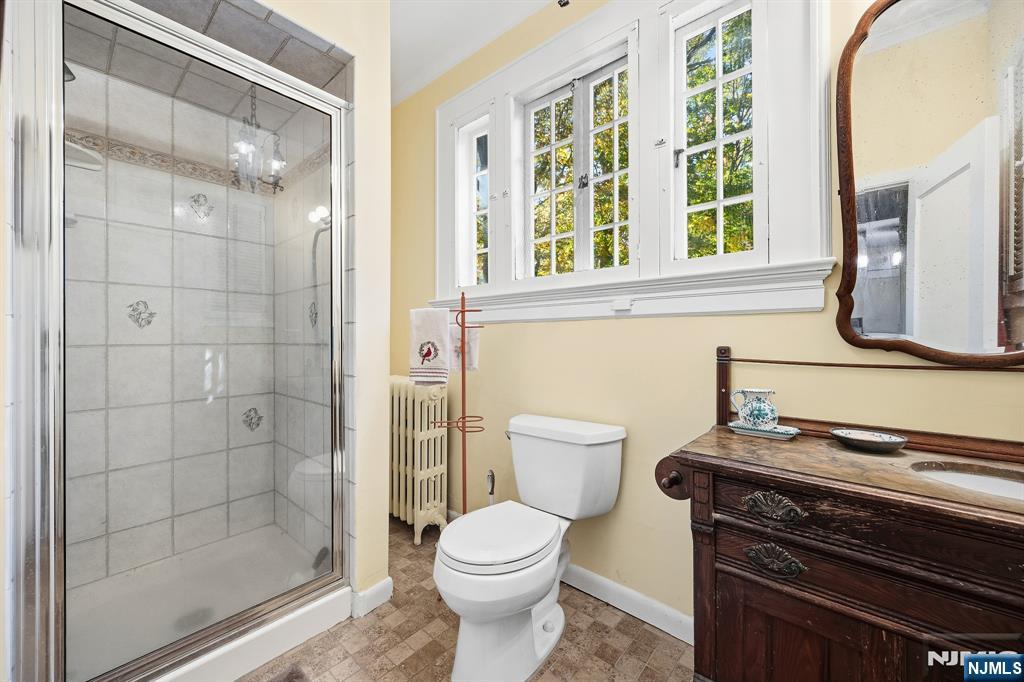 138 Knickerbocker Road Englewood, NJ 07631 - Photo 8 of 27