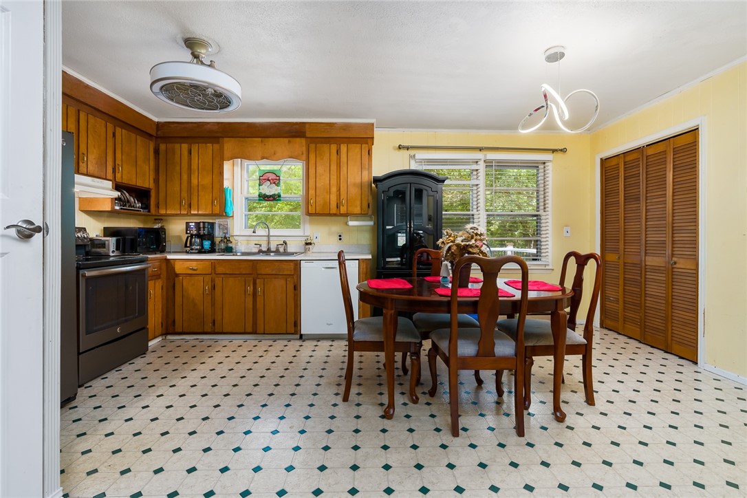 1337 Whiten Road Belton, SC 29627 - Photo 9 of 24