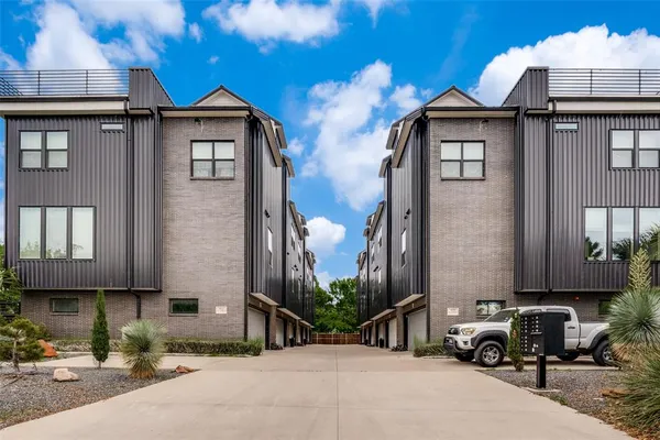 $3,200 | 1828 North Garrett Avenue, Unit 106, Dallas, TX 75206