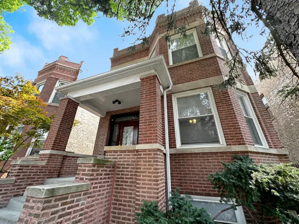 $1,900 | 2431 North Kostner Avenue, Unit 1, Chicago, IL 60639