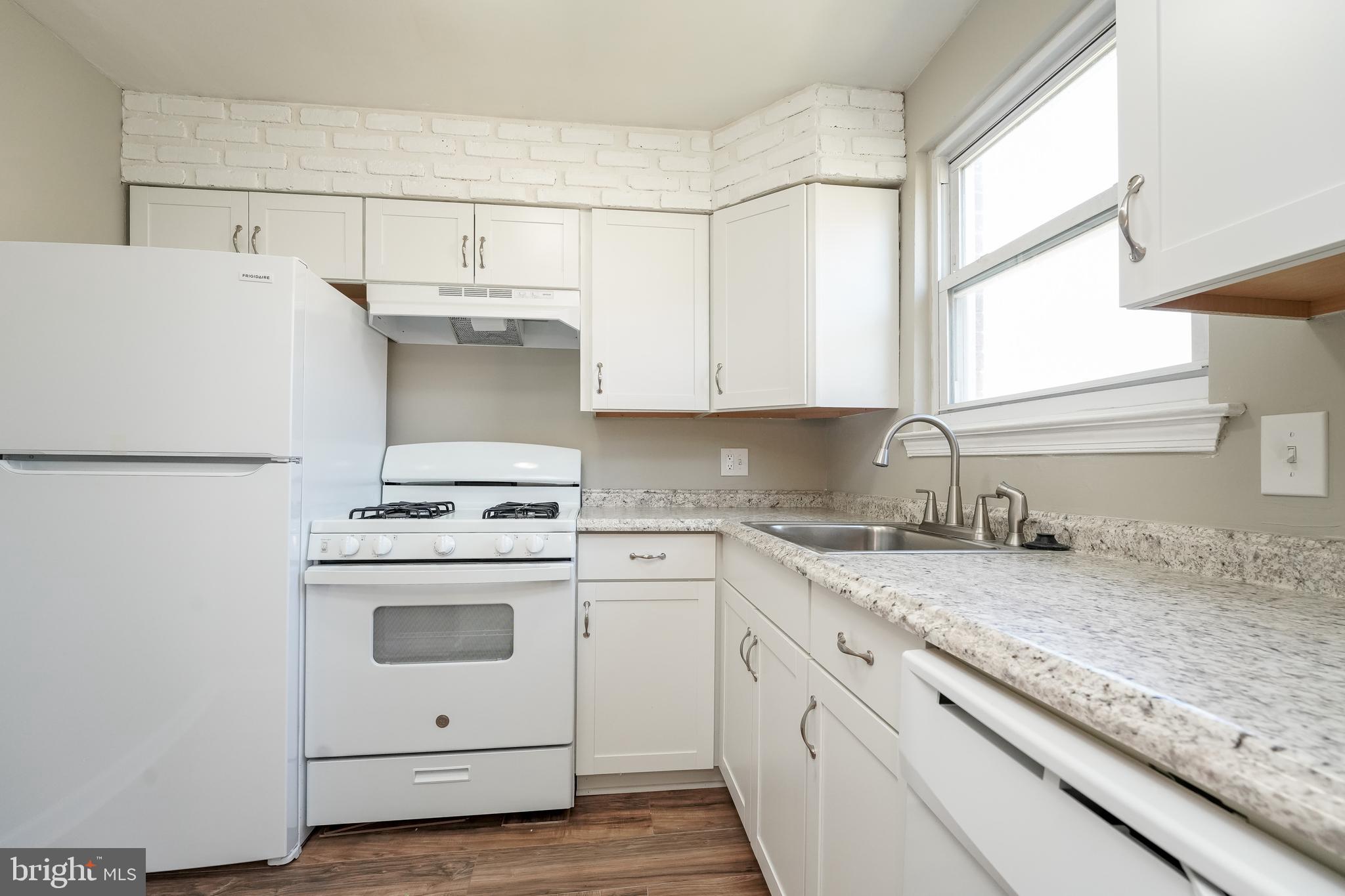 1759 Addison Road South District Heights, MD 20747 - Photo 7 of 30