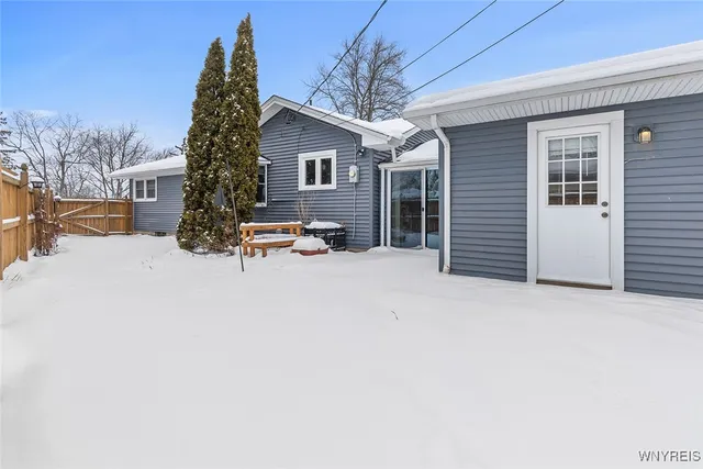 $242,900 | 1600 Red Jacket Road, Grand Island, NY 14072