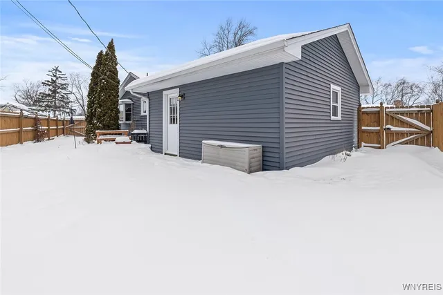 $242,900 | 1600 Red Jacket Road, Grand Island, NY 14072