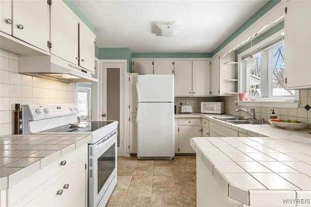 $242,900 | 1600 Red Jacket Road, Grand Island, NY 14072