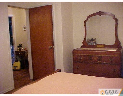 57 Tunison Road New Brunswick, NJ 08901 - Photo 4 of 10 Gallery Image 4