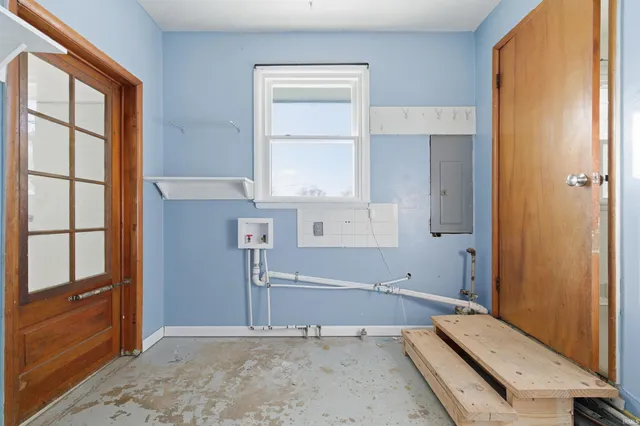 $170,000 | 705 West Harvard Avenue, Muncie, IN 47304