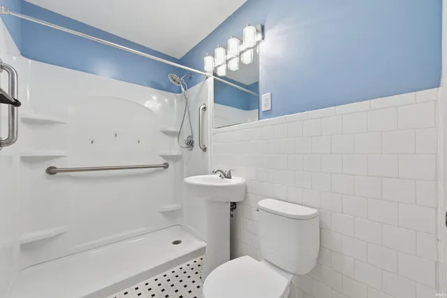 $170,000 | 705 West Harvard Avenue, Muncie, IN 47304