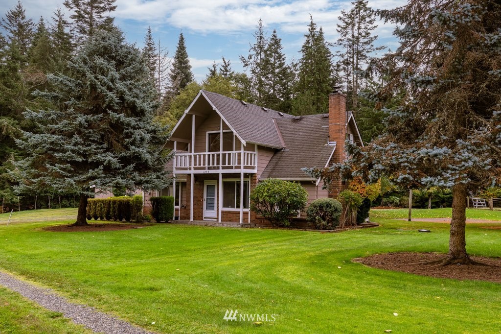 1273 Silver Lake Road Oak Harbor, WA 98277 - Photo 2 of 32 Gallery Image 2