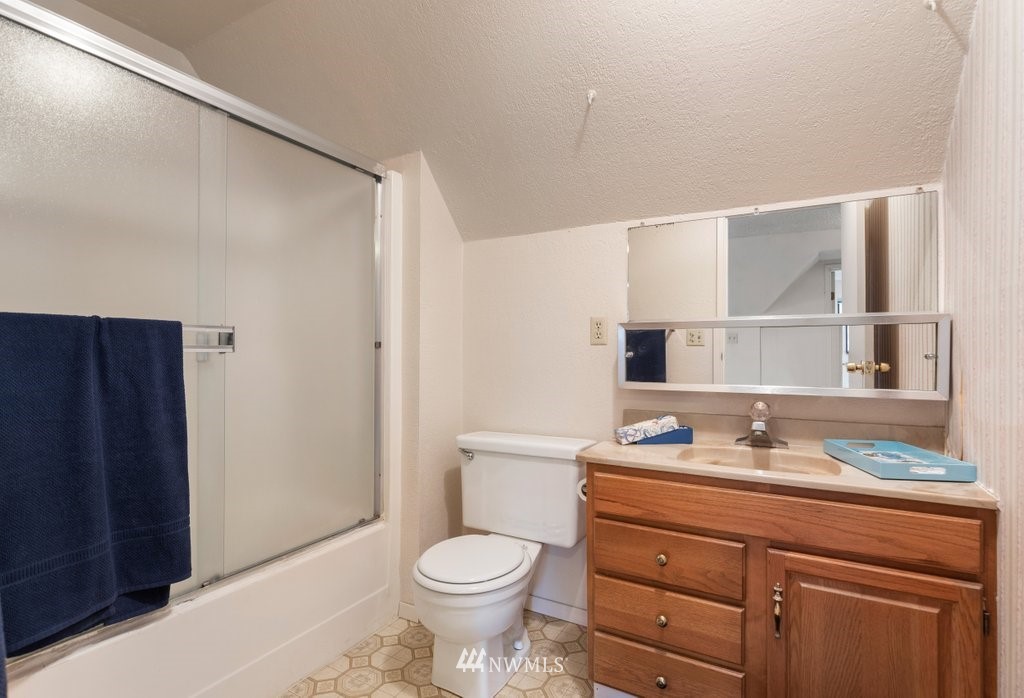 1273 Silver Lake Road Oak Harbor, WA 98277 - Photo 17 of 32 Gallery Image 17