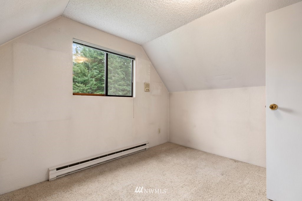 1273 Silver Lake Road Oak Harbor, WA 98277 - Photo 21 of 32 Gallery Image 21