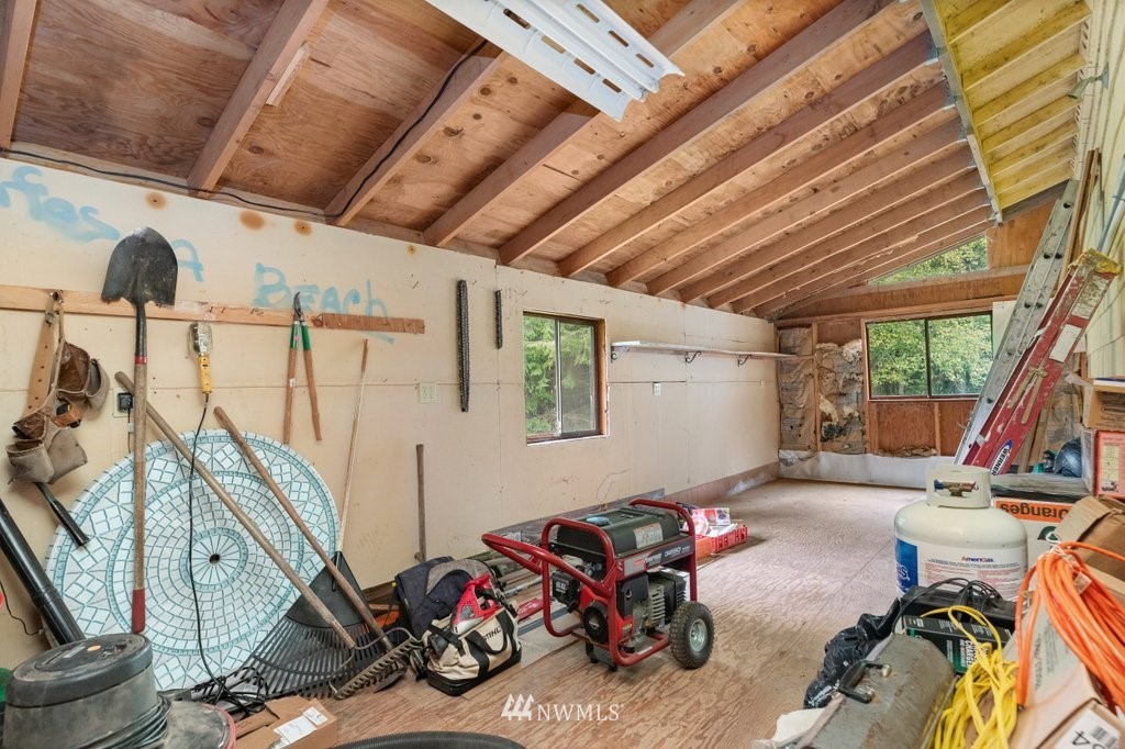 1273 Silver Lake Road Oak Harbor, WA 98277 - Photo 29 of 32 Gallery Image 29