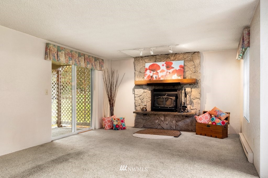 1273 Silver Lake Road Oak Harbor, WA 98277 - Photo 6 of 32 Gallery Image 6