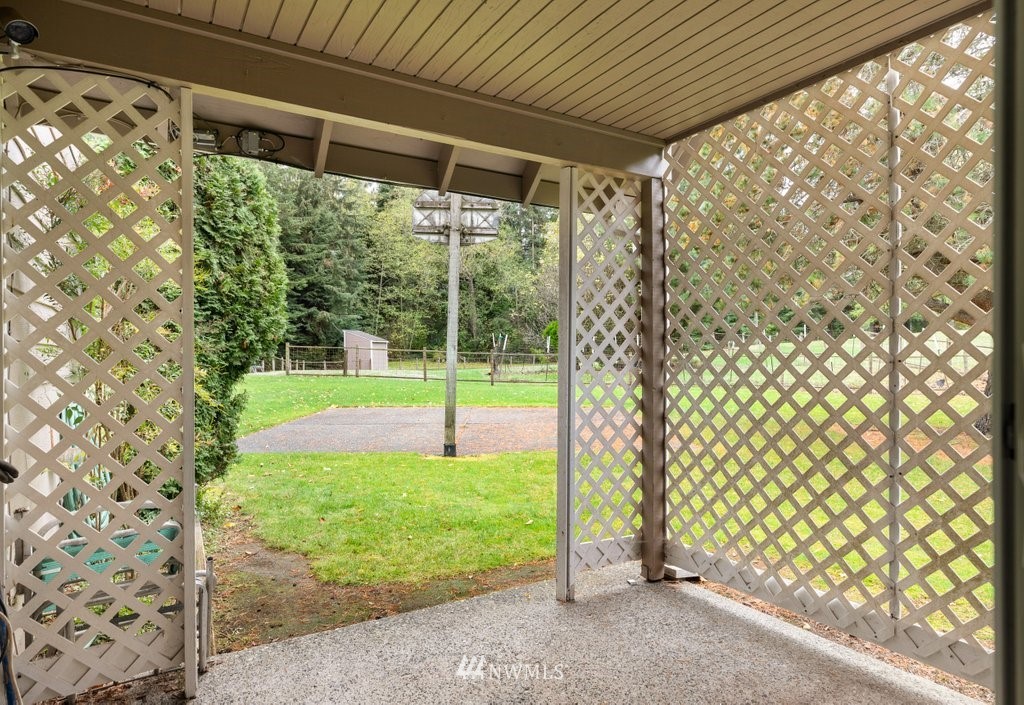 1273 Silver Lake Road Oak Harbor, WA 98277 - Photo 7 of 32 Gallery Image 7