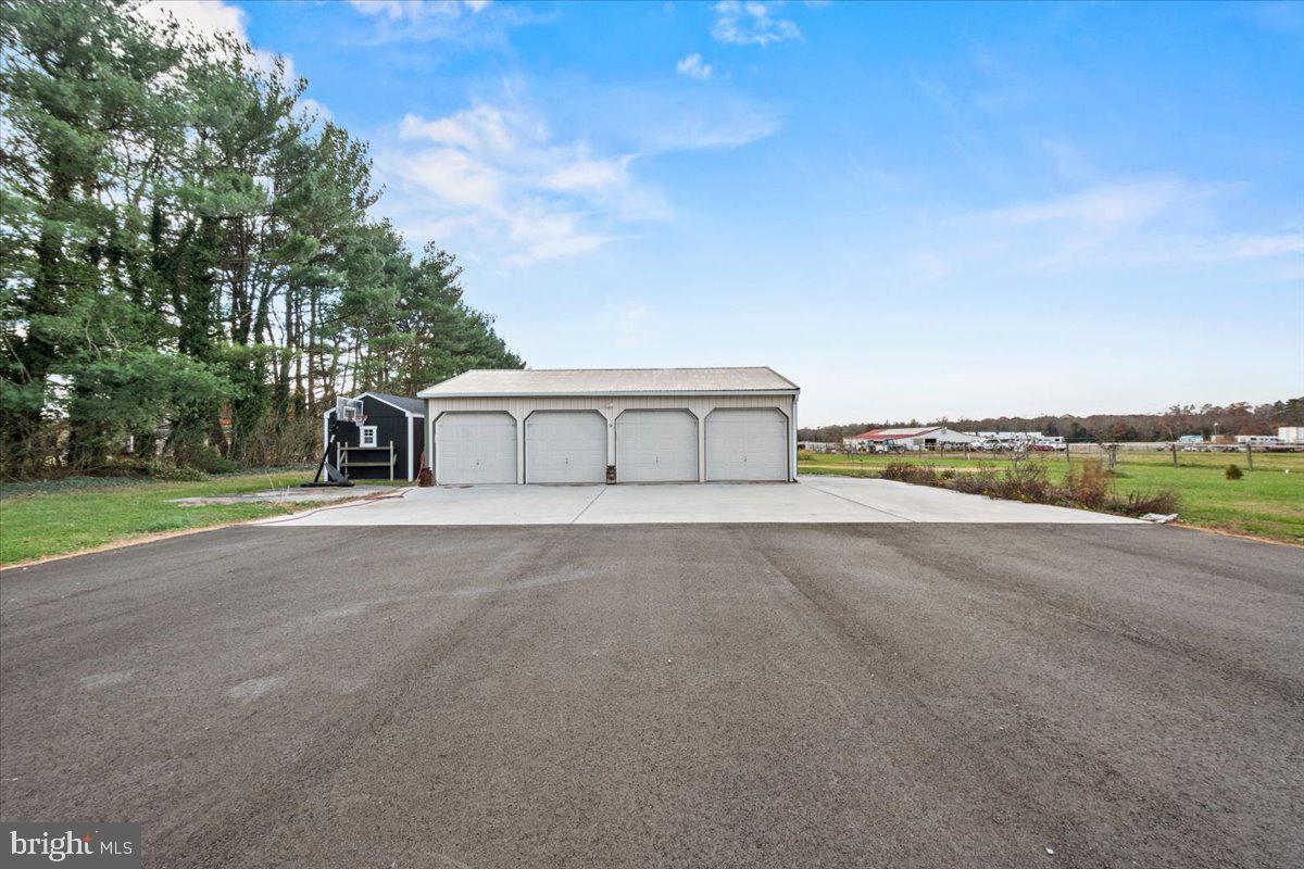484 Centerton Road Bridgeton, NJ 08302 - Photo 29 of 49 a house with a outdoor space