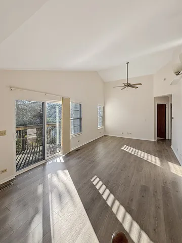 $2,200 | 404 West Hamilton Drive, Palatine, IL 60067