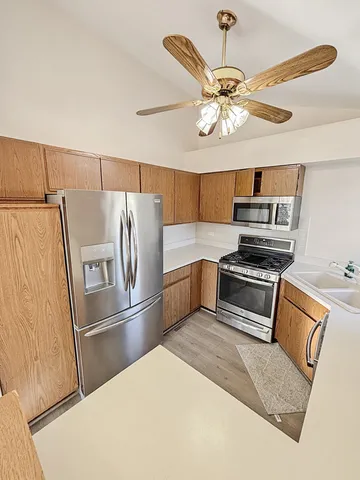 $2,200 | 404 West Hamilton Drive, Palatine, IL 60067