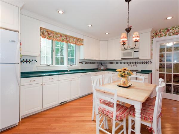 4 New Meadows Road Winchester, MA 01890 - Photo 3 of 19 Gallery Image 3
