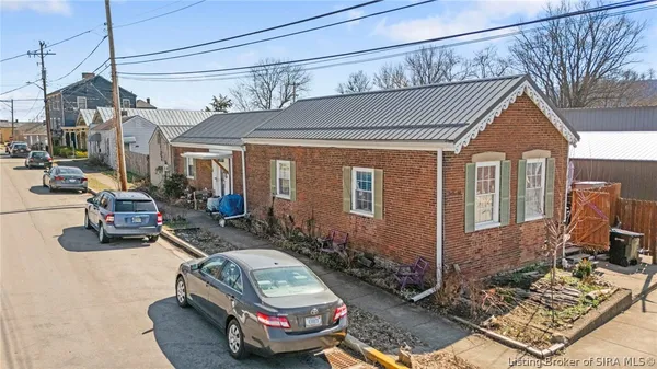 $255,000 | 130 Mulberry Street, Madison, IN 47250