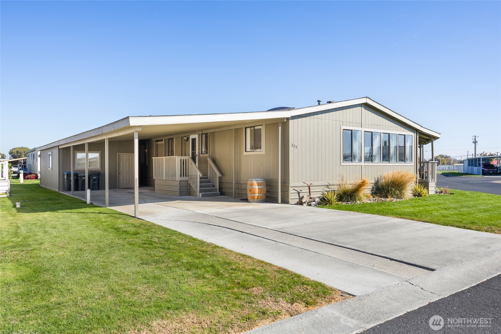 2240 West Broadway Avenue, Unit 225 Moses Lake, WA 98837 - Photo 4 of 39