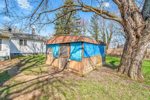 $169,600 | 1171 South Meridian Road, Hudson, MI 49247