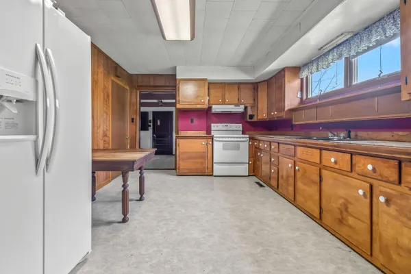$169,600 | 1171 South Meridian Road, Hudson, MI 49247