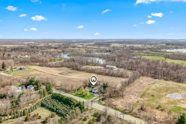 $169,600 | 1171 South Meridian Road, Hudson, MI 49247