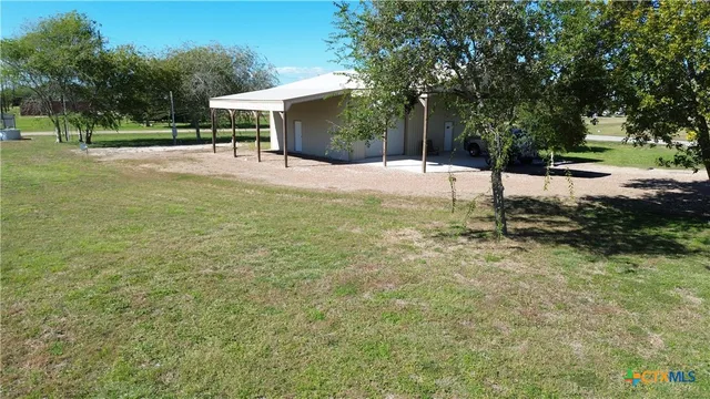 $378,900 | 407 West Oakland Avenue, Seadrift, TX 77983