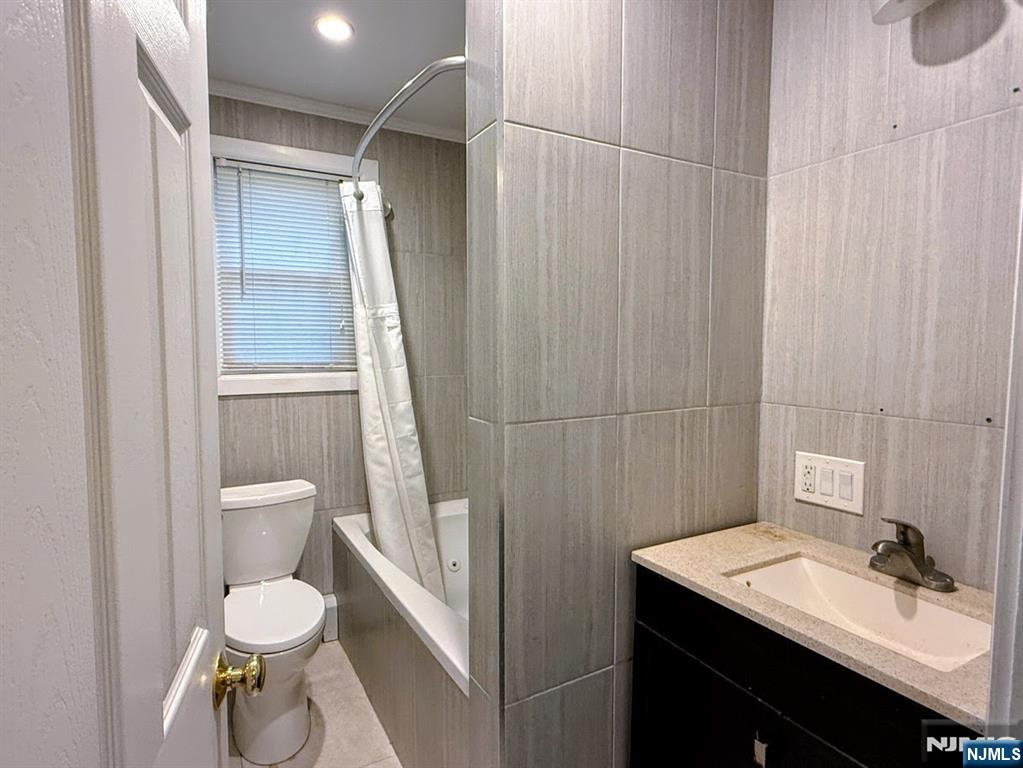 431 Cedar Avenue Paramus, NJ 07652 - Photo 6 of 7