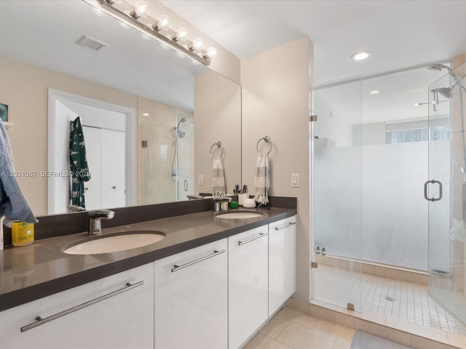90 Southwest 3rd Street, Unit 2015 Miami, FL 33130 - Photo 25 of 70