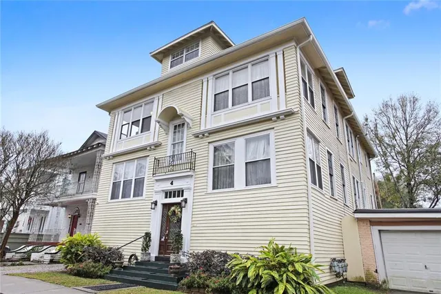 $1,425 | 4 Fontainebleau Drive, Unit E, New Orleans, LA 70125