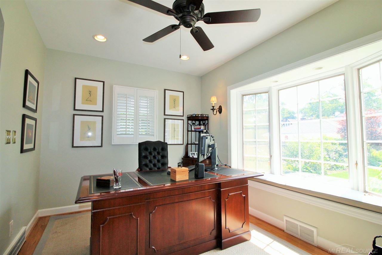 945 Trombley Road Grosse Pointe, MI 48230 - Photo 11 of 62 31388796-10.JPG