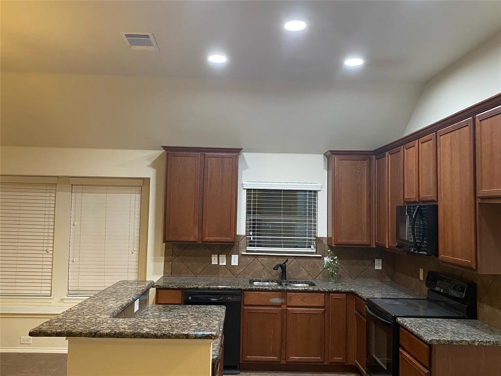 320 Springtree Street Denton, TX 76209 - Photo 6 of 18
