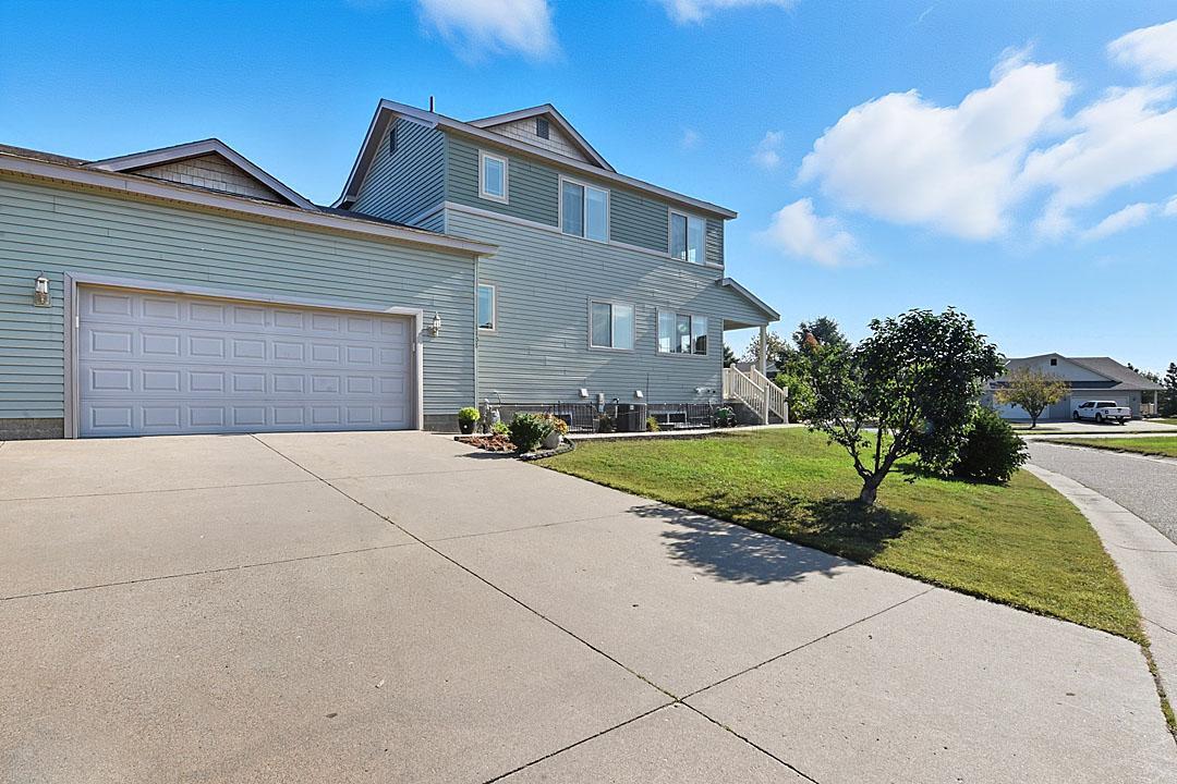 1108 Mockingbird Loop Sartell, MN 56377 - Photo 3 of 25