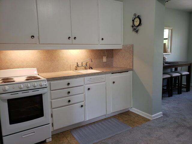 3125 Park Avenue, Unit 2 Singer Island, FL 33404 - Photo 3 of 8 Kitchen