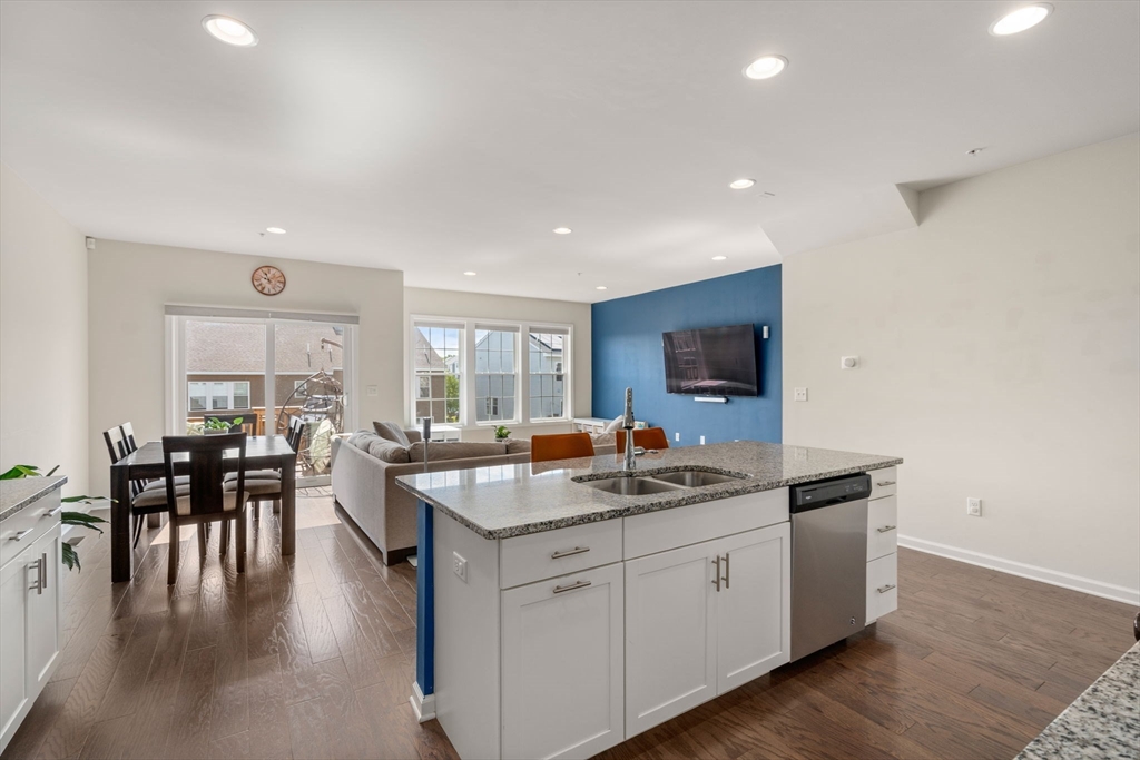 49 Walnut Way, Unit 49 Hopkinton, MA 01748 - Photo 10 of 39 Gallery Image 10