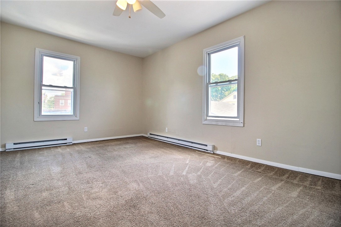 33 Railroad Avenue, Unit 2 Westerly, RI 02891 - Photo 4 of 9