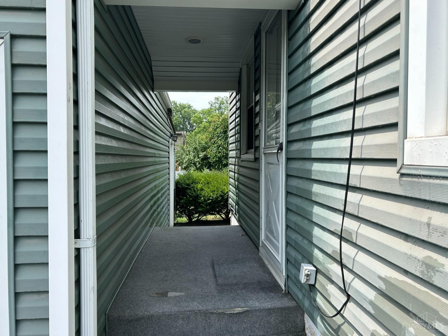7829 Plainfield Road Cincinnati, OH 45236 - Photo 20 of 24