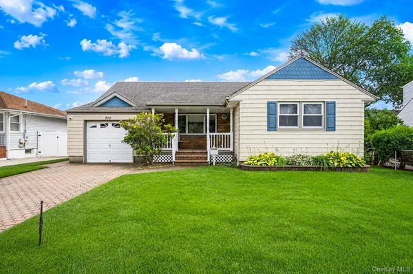 $669,000 | 710 Lafayette Avenue, Uniondale, NY 11553