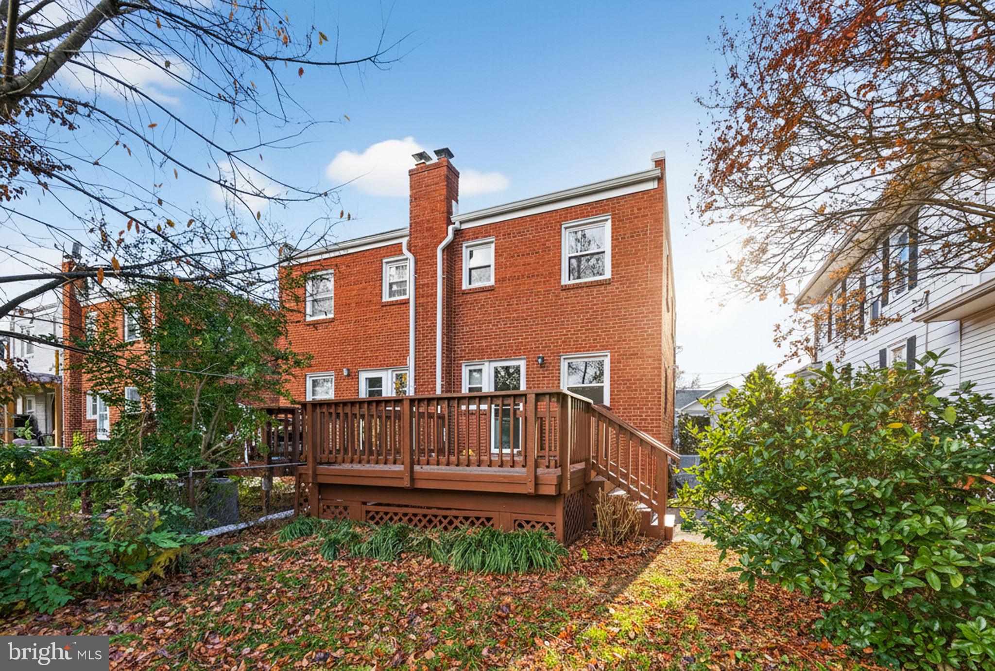 107 East Del Ray Avenue Alexandria, VA 22301 - Photo 11 of 30 Private back yard with deck for outside living