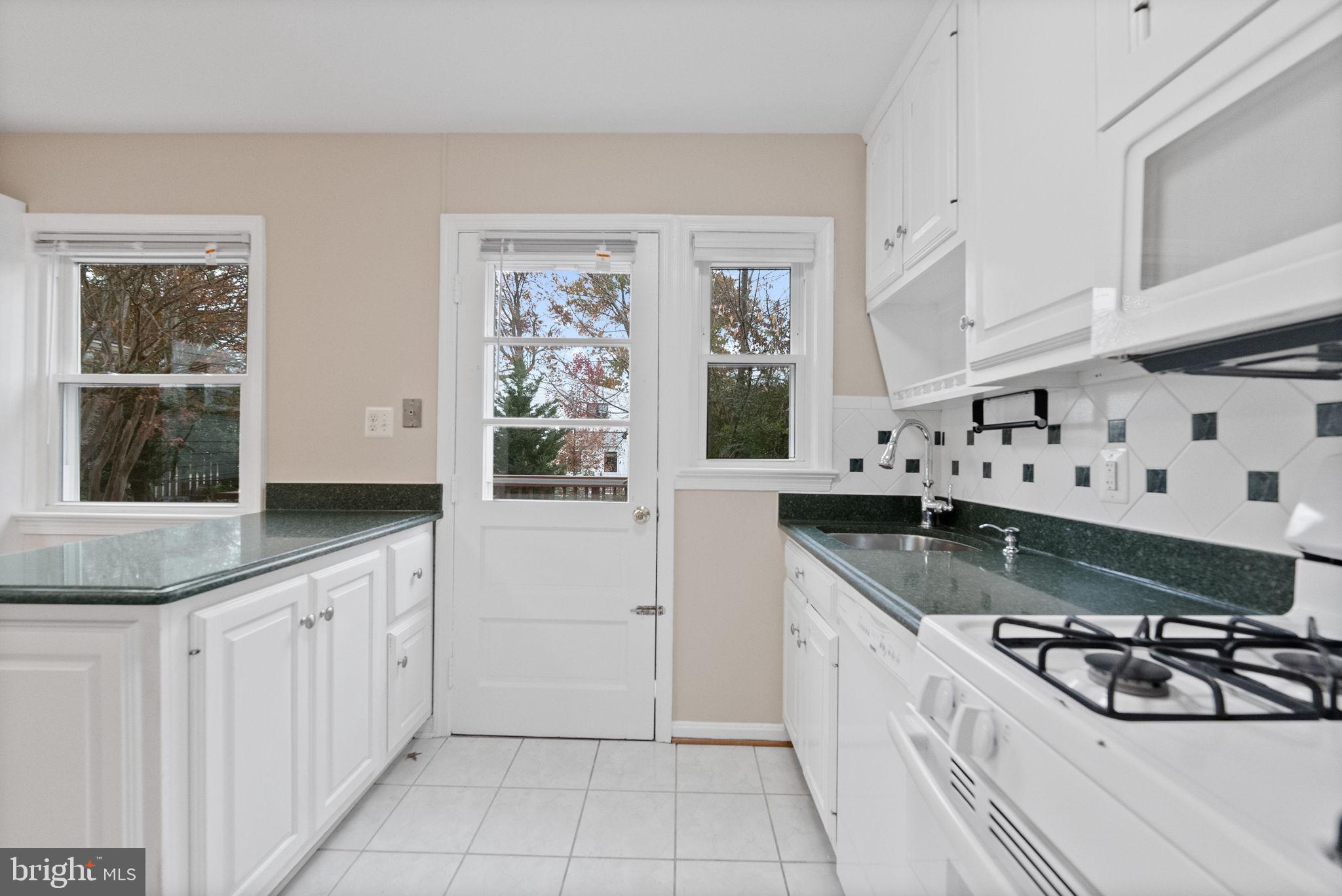 107 East Del Ray Avenue Alexandria, VA 22301 - Photo 17 of 30