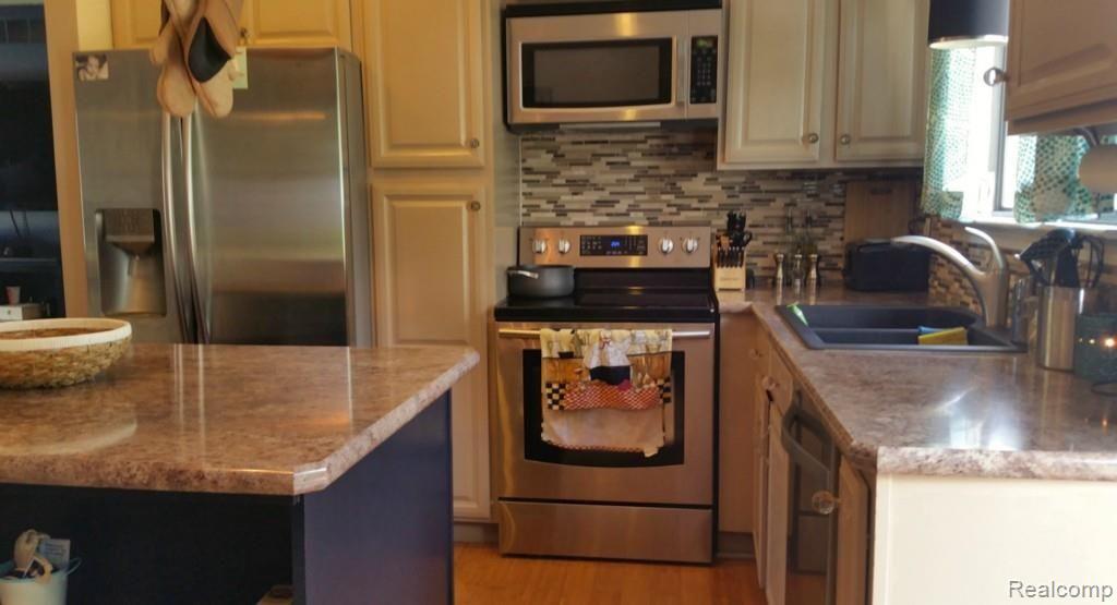 3890 Cone Avenue Rochester, MI 48309 - Photo 5 of 36