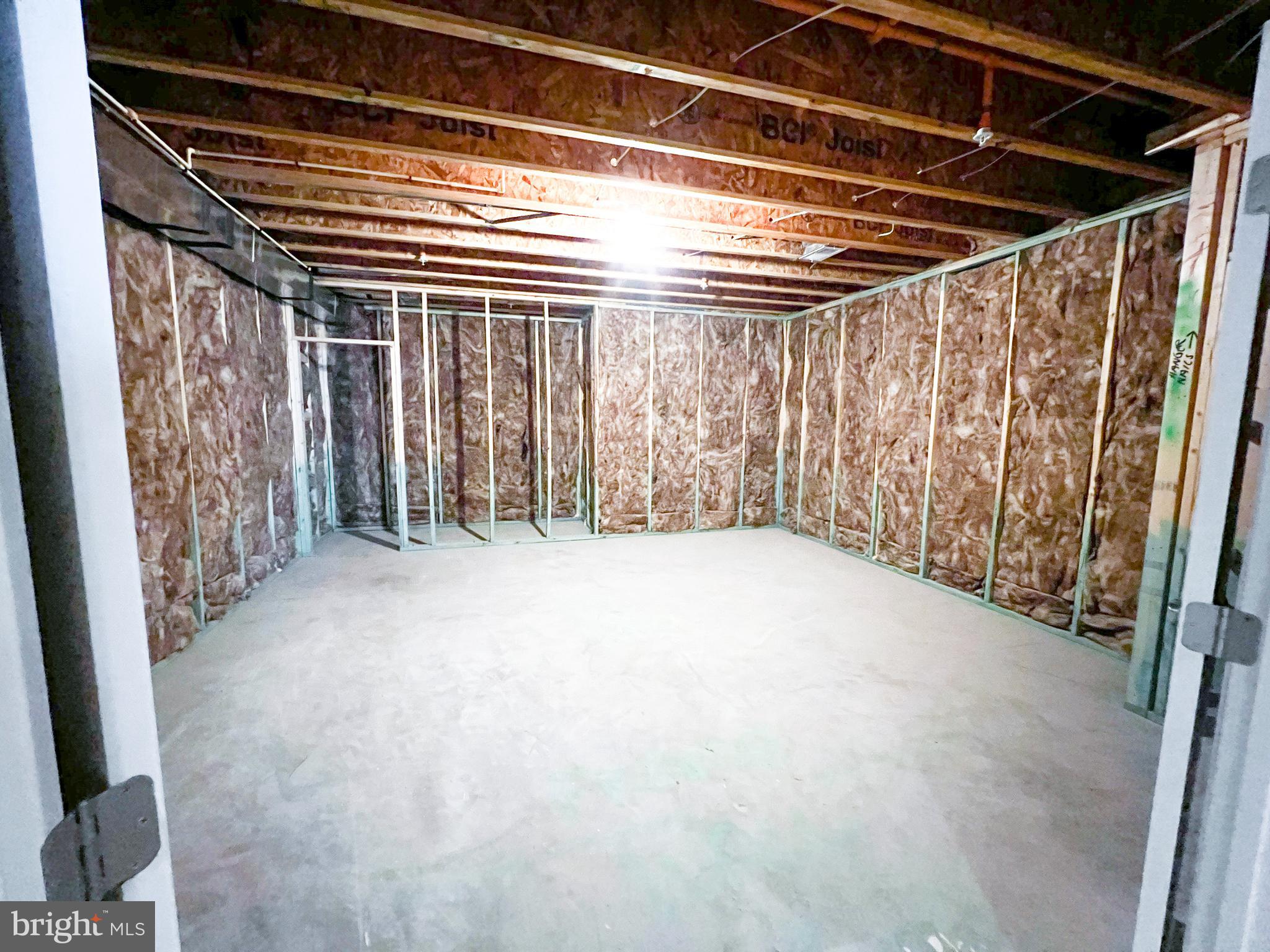 9204 Crestview Rdg Drive Bristow, VA 20136 - Photo 18 of 30 a view of an empty room with a window