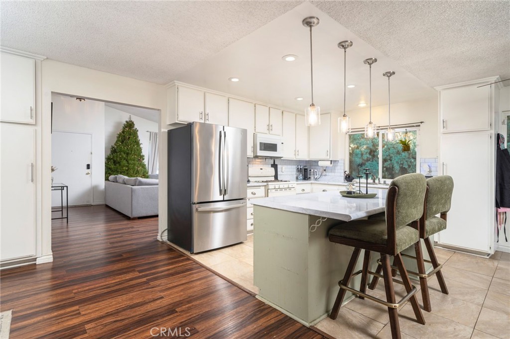 3282 Gallion Circle Riverside, CA 92503 - Photo 11 of 38 Kitchen