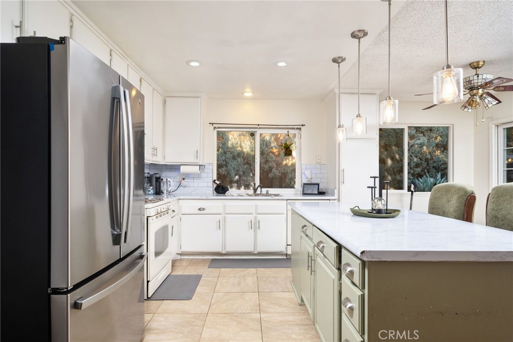 3282 Gallion Circle Riverside, CA 92503 - Photo 12 of 38 Kitchen