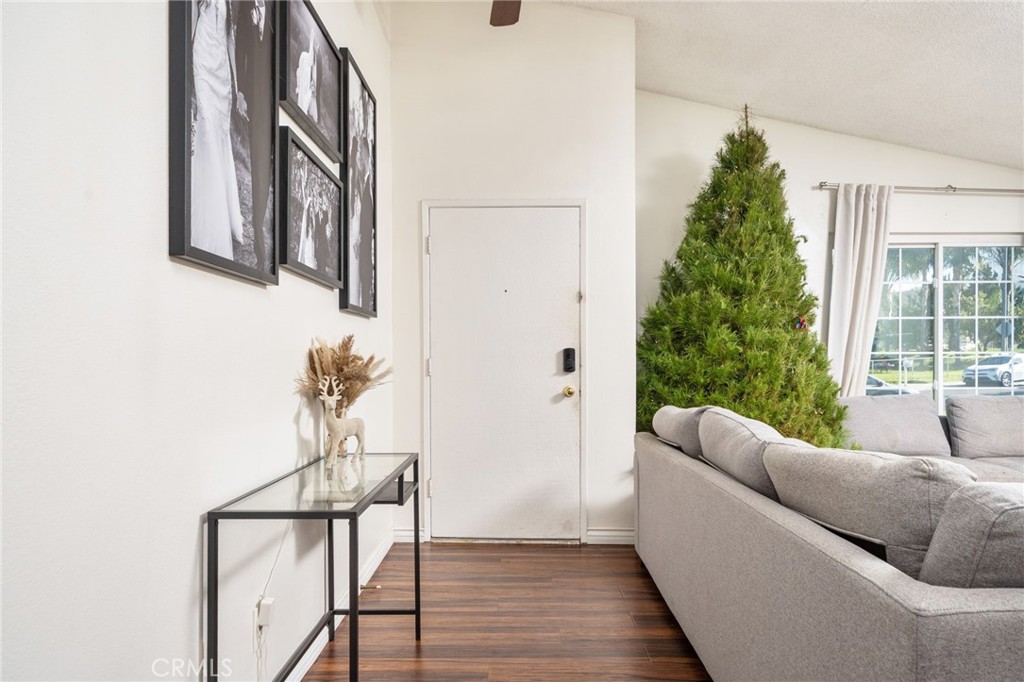 3282 Gallion Circle Riverside, CA 92503 - Photo 8 of 38 Front entryway