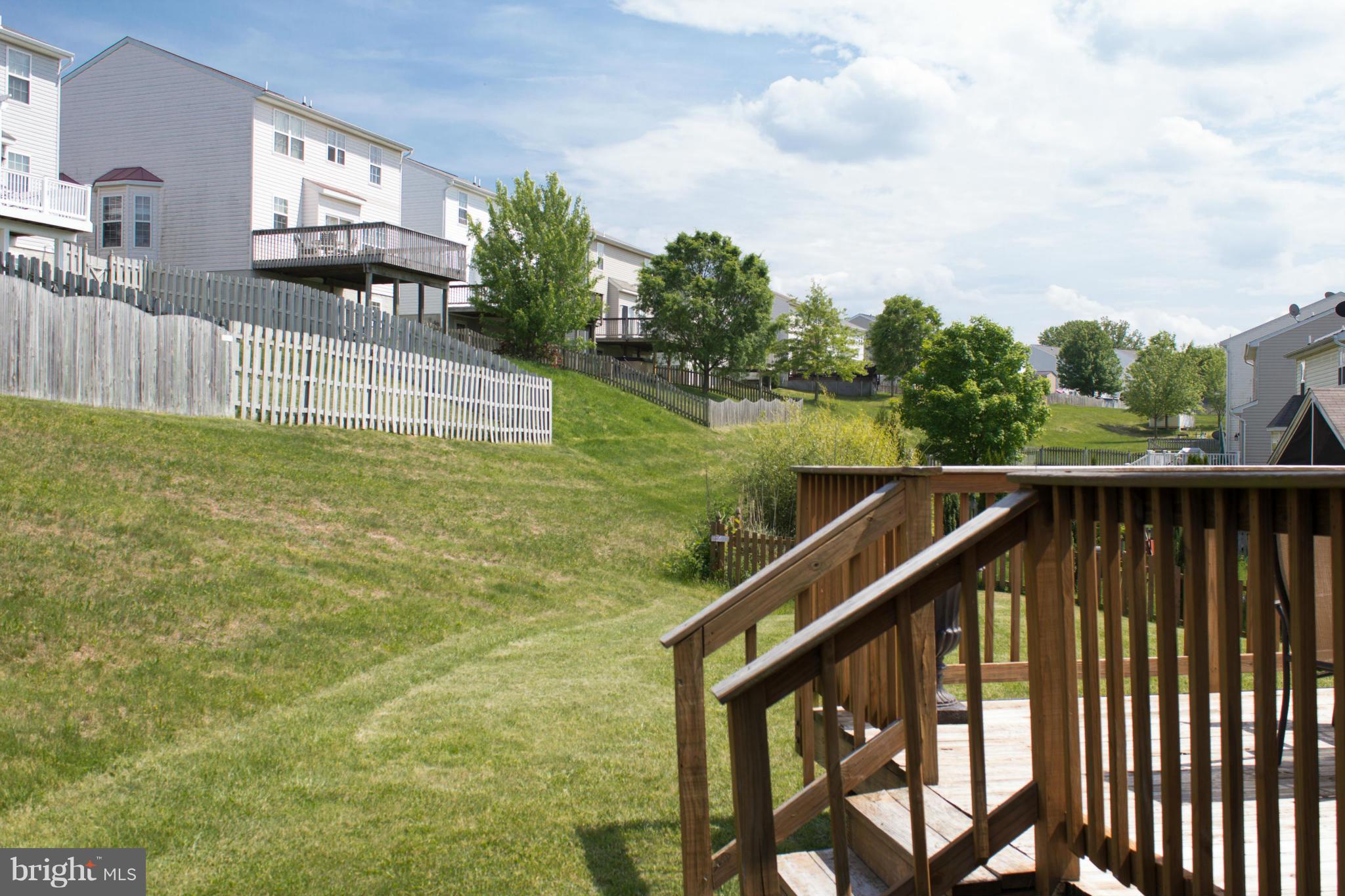 209 Byfield Road Westminster, MD 21157 - Photo 26 of 30 Deck with steps to flat yard