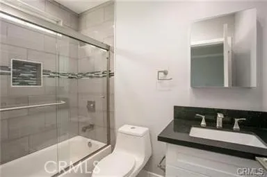 $3,750 | 622 West 85th Street, Unit 1/2, Los Angeles, CA 90044