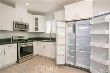 a view of a pathway along a building