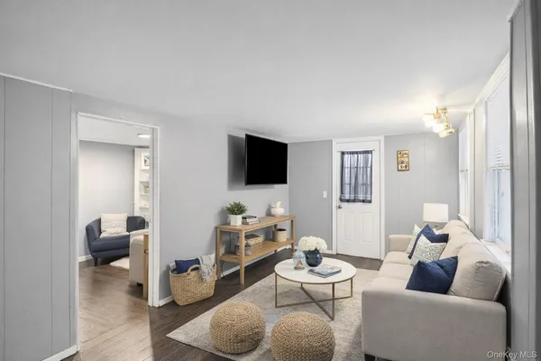 $445,000 | 136 North Delaware Avenue, Lindenhurst, NY 11757